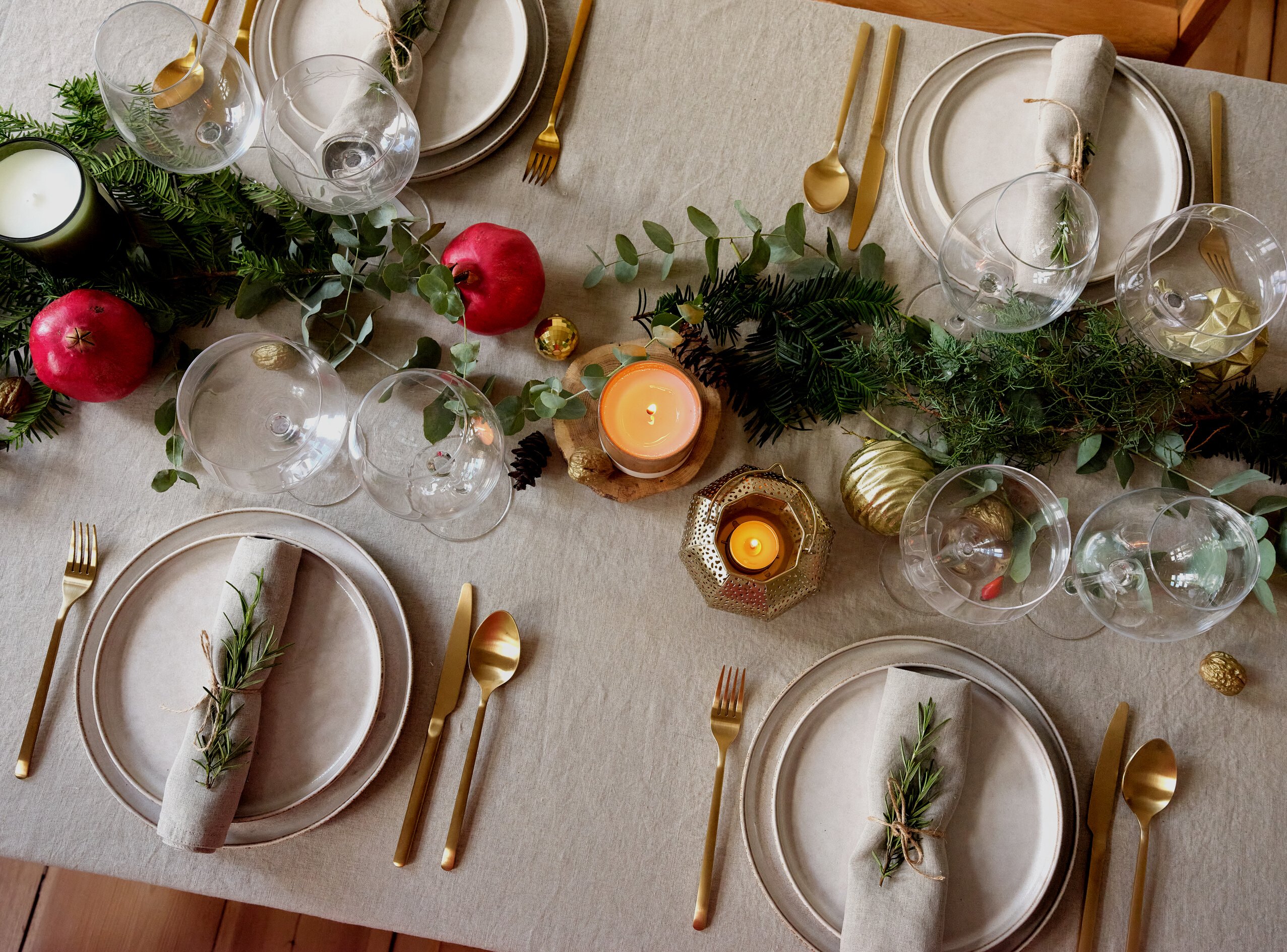 Festive Christmas Table Setting